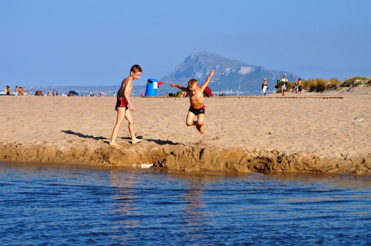 Family Beach Villa Rubens オリーバ エクステリア 写真